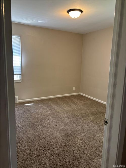 19855 Winston St, Detroit, MI, 48219-1615 | Card Image