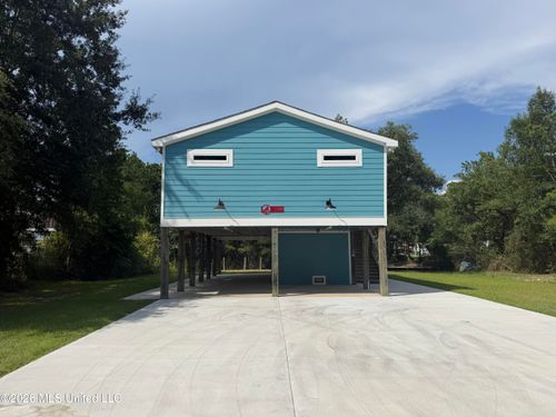 4060 Cardinal St, Bay Saint Louis, MS, 39520-7102 | Card Image