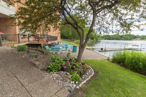 315-329 Geneva Ave N, Oakdale, MN, 55128-6416 | Card Image