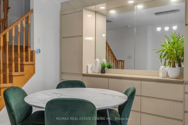 808 Mckay Cres, House attached with 3 bedrooms, 3 bathrooms and 2 parking in Milton ON | Image 15