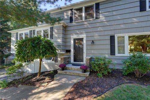 121 Gebhardt Rd, Penfield, NY, 14526-1305 | Card Image