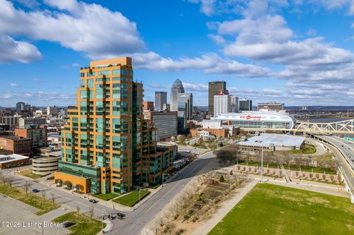 602-222 E Witherspoon St, Louisville, KY, 40202-6301 | Card Image