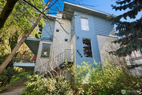 3438 14th Ave W, Seattle, WA, 98119-1637 | Card Image