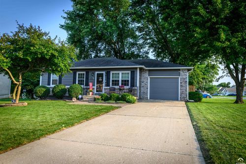 1322 Tall Grass Ct, Eudora, KS, 66025-9262 | Card Image