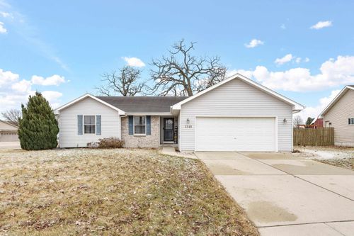 1348 Shade Tree Ln, Janesville, WI, 53545-7828 | Card Image
