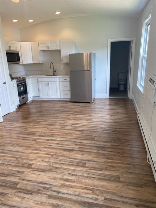 apt-1c-27 Salem St, Woburn, MA, 01801-3004 | Card Image