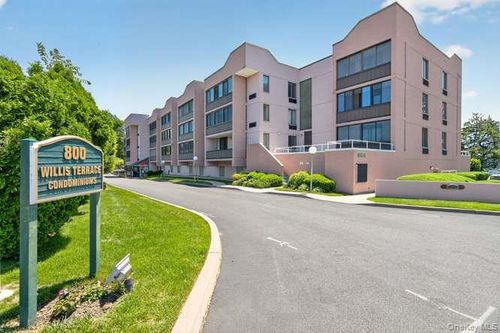 119-800 Willis Ave, Albertson, NY, 11507-1935 | Card Image