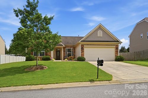 105 Kingston Dr, Mount Holly, NC, 28120-7705 | Card Image