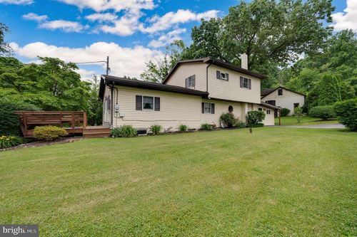 82 Quarry Rd, BIRDSBORO, PA, 19508-9399 | Card Image