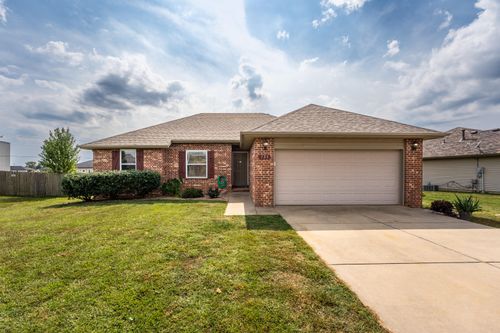 135 Pinyon Ave, Rogersville, MO, 65742-7856 | Card Image