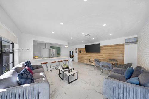 11420 Ne 4th Ave, Miami, FL, 33161-6658 | Card Image