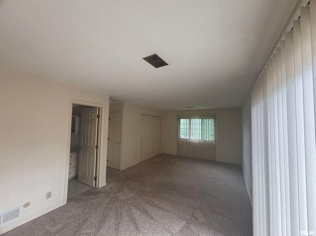 APT-28 - 920 17 Th St, Condo with 3 bedrooms, 2 bathrooms and null parking in Moline IL | Image 5