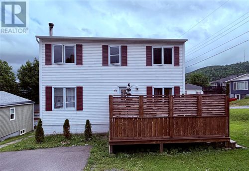 41 Country Rd, House with 5 bedrooms, 3 bathrooms and null parking in Corner Brook NL | Card Image
