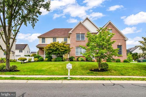12 Fieldcrest Dr, COLUMBUS, NJ, 08022-1960 | Card Image