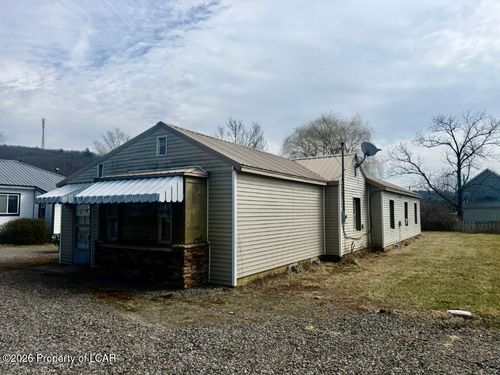 135 Carpenter Rd, Harveys Lake, PA, 18618-2167 | Card Image