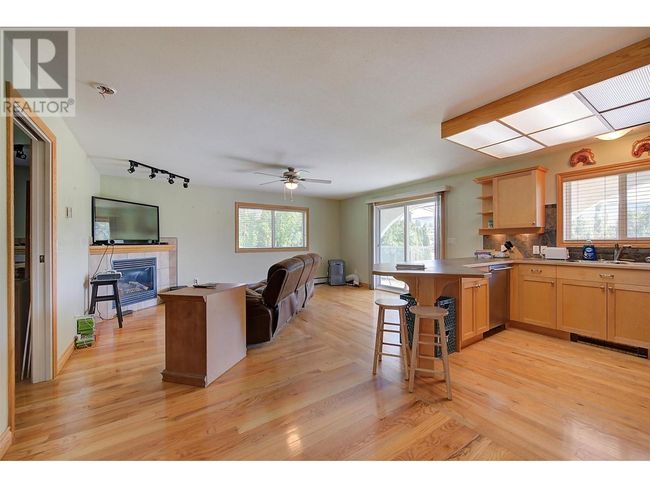 215 Arab Rd, House other with 8 bedrooms, 6 bathrooms and 5 parking in Kelowna BC | Image 46