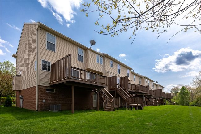 81306 Lost Valley Dr, Condo with 3 bedrooms, 3 bathrooms and 2 parking in Mars PA | Image 17