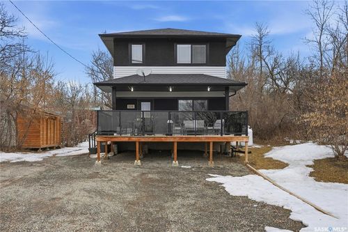 806 Grove Ave, Saskatchewan Beach, SK, S0G1A1 | Card Image