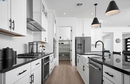 3764 Bradbury Ave, Lathrop, CA, 95330 | Card Image