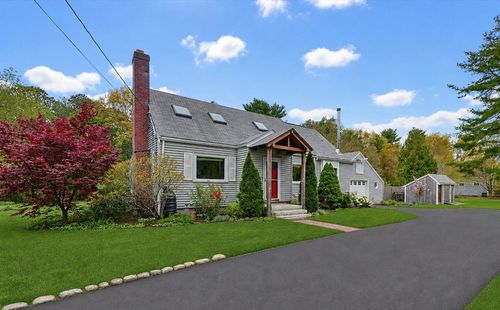 13 Lawrence Cir, Medfield, MA, 02052-2806 | Card Image