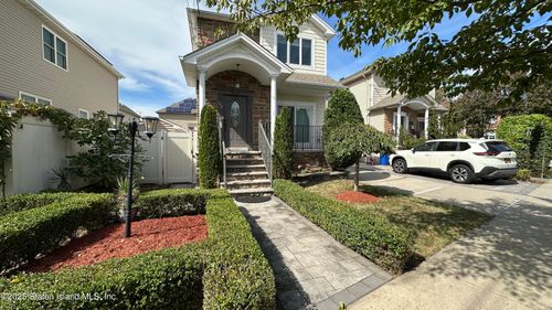 998 Annadale Rd, Staten Island, NY, 10312-4009 | Card Image