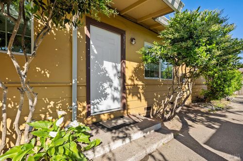 2553 Corby Ave, Santa Rosa, CA, 95407-6006 | Card Image