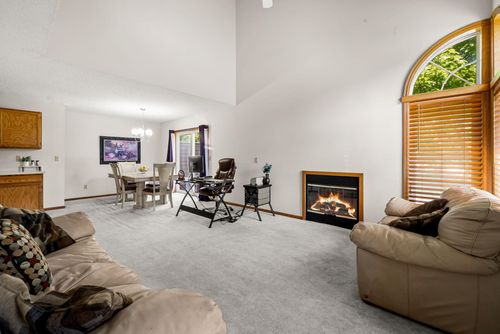 9nw-930 106th Ln Nw, Coon Rapids, MN, 55433-4310 | Card Image