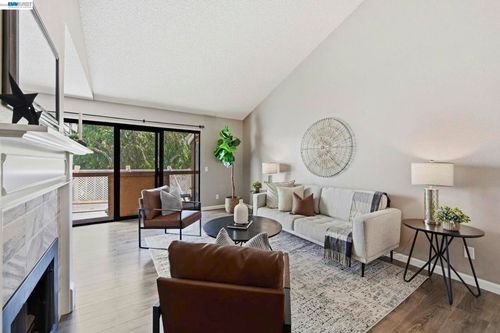 203-37200 Meadowbrook Cmn, Fremont, CA, 94536-3677 | Card Image