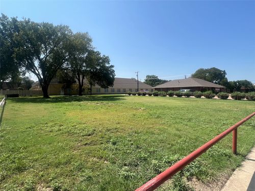509 S Main St, McGregor, TX, 76657-1625 | Card Image