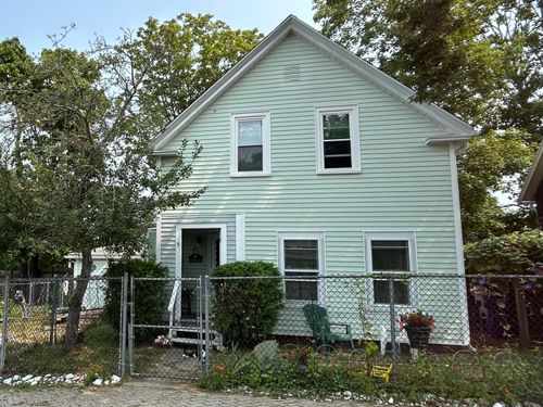 9 10th Ave, Wareham, MA, 02571-1316 | Card Image