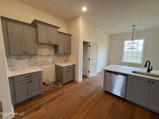 Kitchen | Image 10