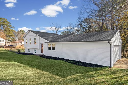 925 Majesty Ln, Morrow, GA, 30260-2223 | Card Image