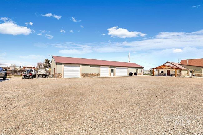 2040 E 2200 N, House other with 9 bedrooms, 6 bathrooms and 2 parking in Twin Falls ID | Image 38