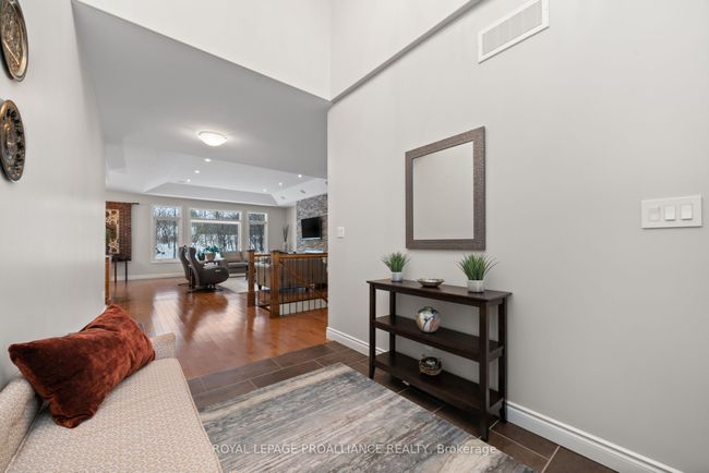 18 Windwhisper Dr, House other with 3 bedrooms, 2 bathrooms and 7 parking in Plainfield ON | Image 6