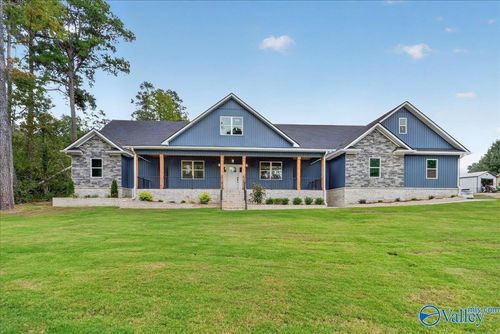 225 Floyd Cir, Scottsboro, AL, 35769-3402 | Card Image