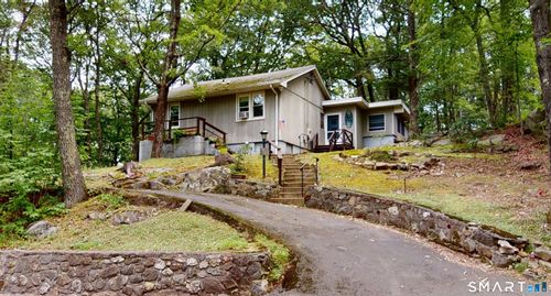 69 Carol St, Danbury, CT, 06810-8310 | Card Image