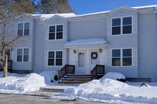 unit-4-107 Franklin Street Ext, Derry, NH, 03038-1442 | Card Image