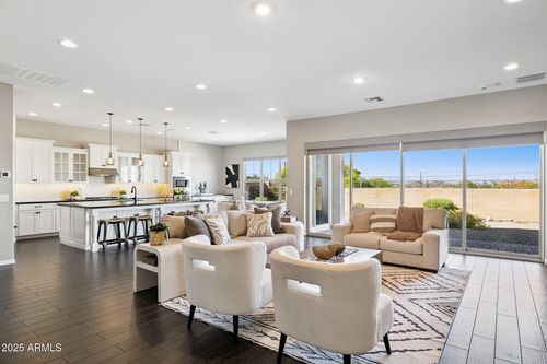 7707 S 43rd Pl, Phoenix, AZ, 85042-7330 | Card Image