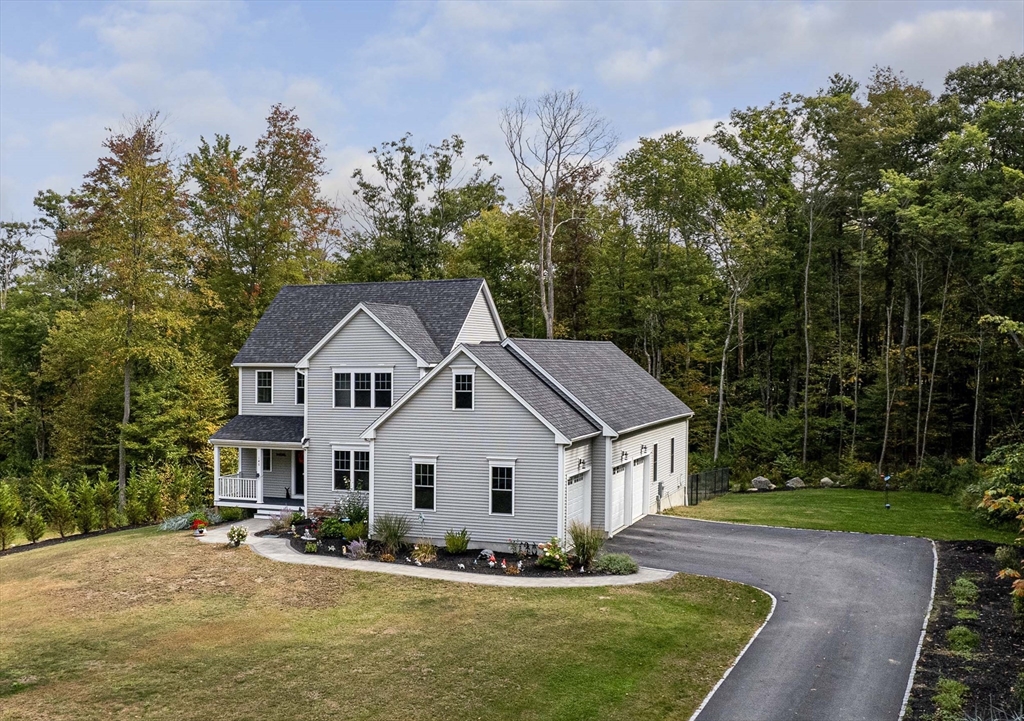 Monroe St, Douglas, MA 01516