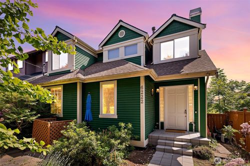 6222 37th Ave Ne, Seattle, WA, 98115-7408 | Card Image