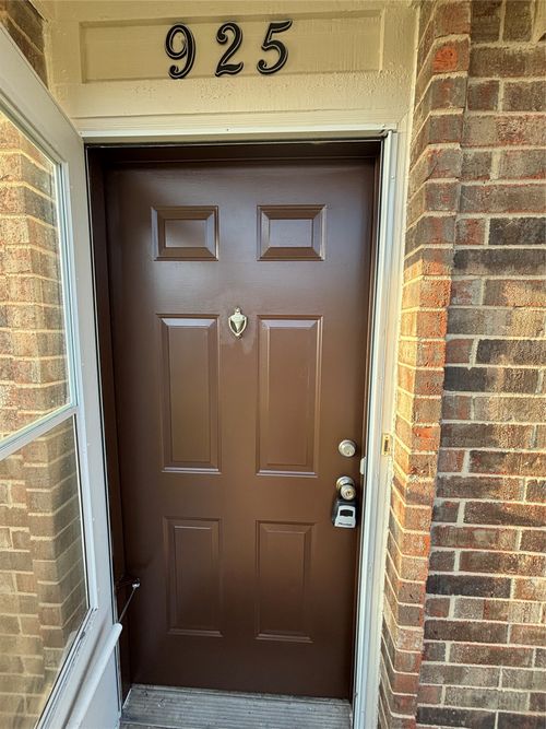 925 Cedar Ter, Cedar Hill, TX, 75104-7907 | Card Image
