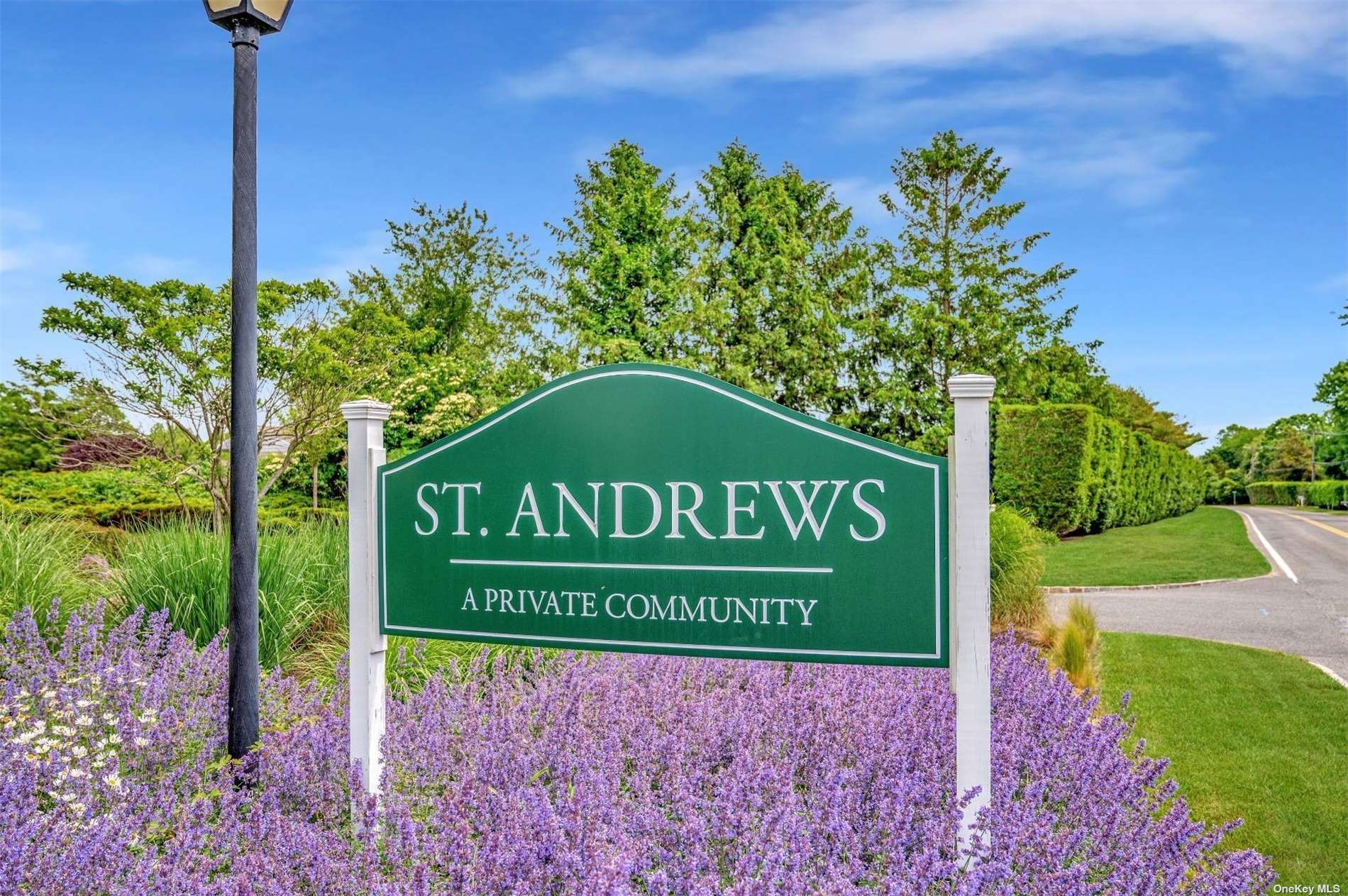 Saint Andrews Cir, Southampton, NY 11968