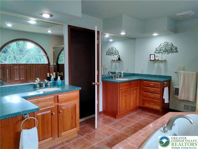 3956 Blacksmith Rd, House other with 3 bedrooms, 3 bathrooms and null parking in New Tripoli PA | Image 19