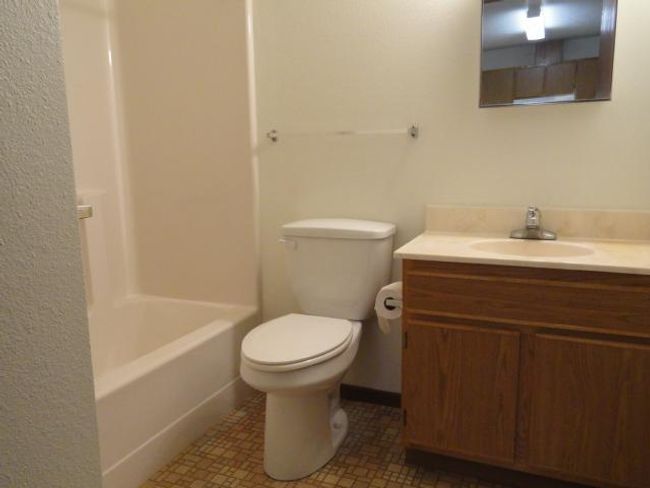 Greenleaf Bathroom.jpg | Image 5