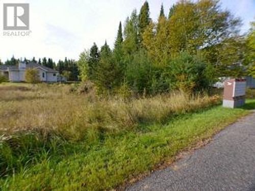 228 Sandy Beach Rd, Dryden, ON, P8N | Card Image