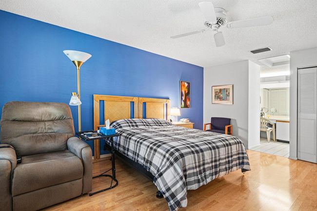 476 Lynbrook Ct, Condo with 2 bedrooms, 2 bathrooms and null parking in Royal Palm Beach FL | Image 19