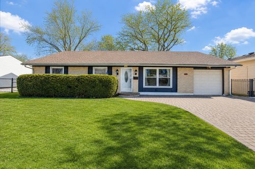 8079 Catawba Ln, Hanover Park, IL, 60133-2204 | Card Image