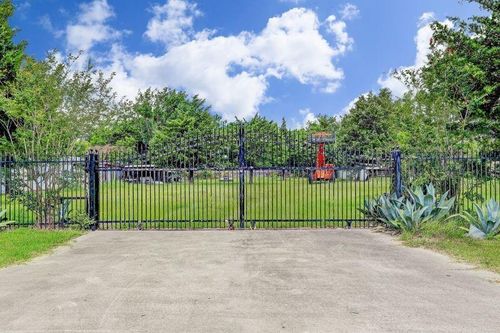13720 Fm 1764 Rd, Santa Fe, TX, 77517-4402 | Card Image