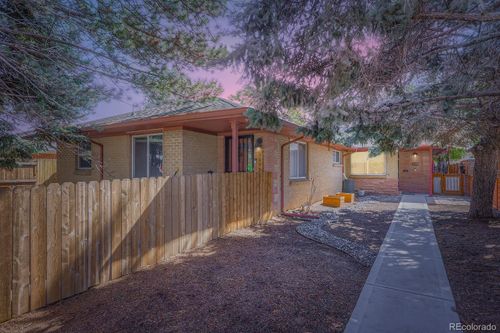 3690 Grape St, Denver, CO, 80207-1142 | Card Image