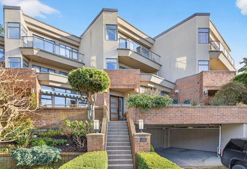 812 Maple Street, White Rock, BC, V4B4M2 | Card Image